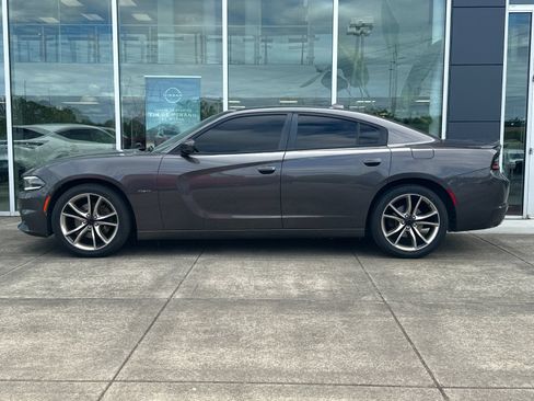 Used 2016 Dodge Charger R/T RWD image 6