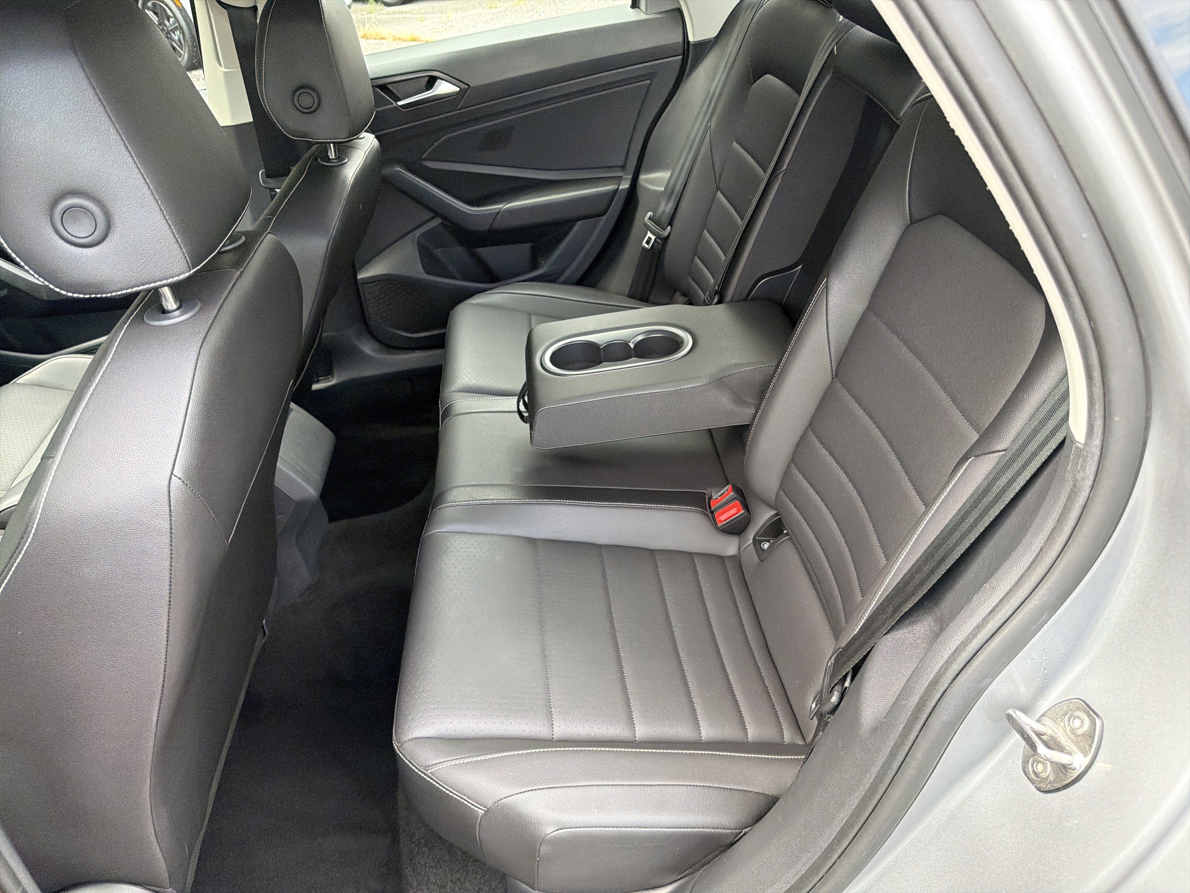 Used 2024 Volkswagen Jetta SE FWD image 20