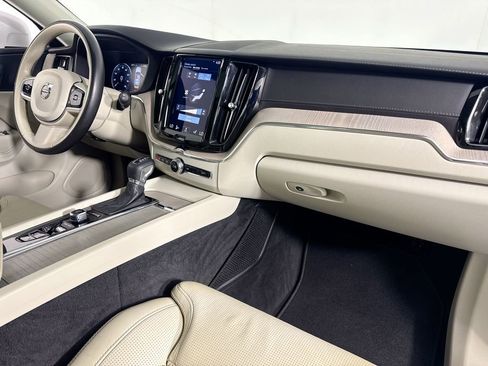 Used 2018 Volvo XC60 T5 Inscription w/ Luxury Seat Package image 36