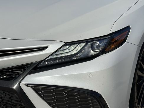 Used 2021 Toyota Camry XSE image 11