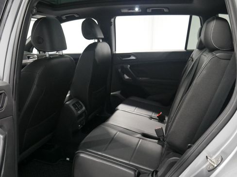 Used 2021 Volkswagen Tiguan SE R-Line image 12