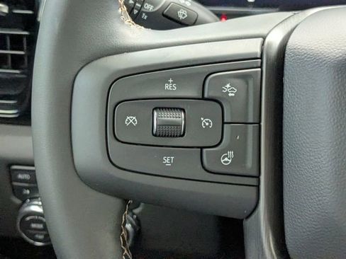 Used 2025 GMC Sierra 2500 AT4 image 30