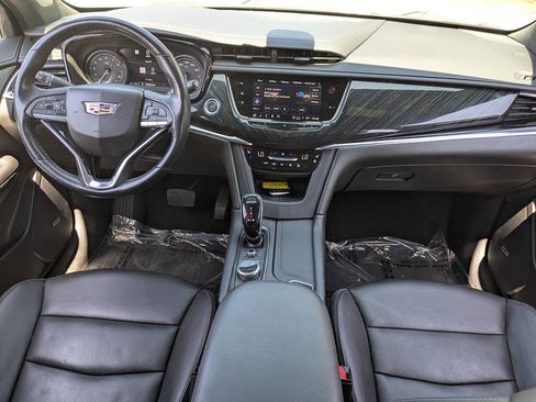 Used 2021 Cadillac XT6 Premium Luxury image 16