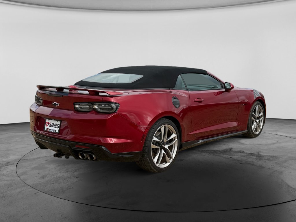 Used 2021 Chevrolet Camaro SS w/ Wild Cherry Design Package 2 RWD image 9