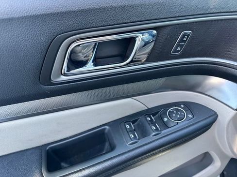 Used 2019 Ford Explorer XLT w/ Equipment Group 202A image 17