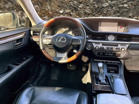 Used 2017 Lexus ES 350 image 5