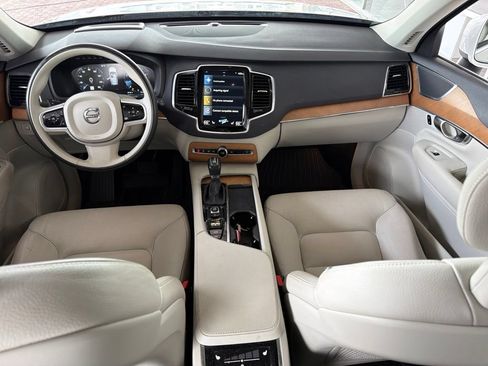 Used 2021 Volvo XC90 T6 Momentum AWD/4WD image 17