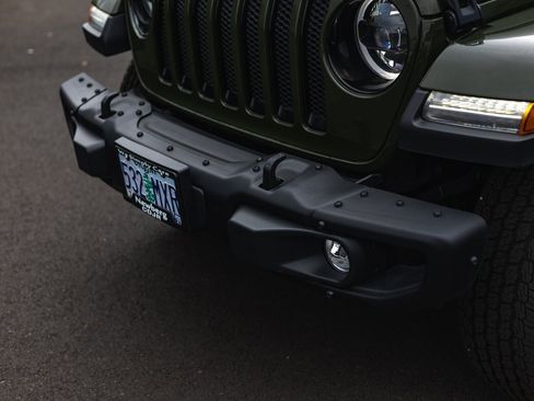 Used 2023 Jeep Wrangler Freedom Edition image 13