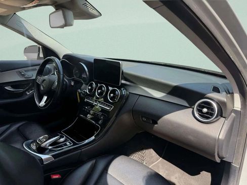 Used 2016 Mercedes-Benz C 300 4MATIC Sedan image 7