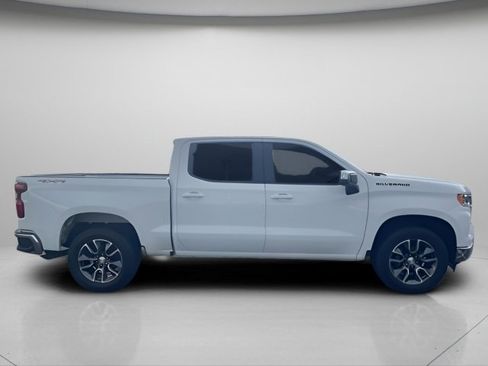 Used 2022 Chevrolet Silverado 1500 LT AWD/4WD image 6