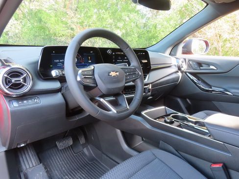 New 2026 Chevrolet Equinox LT w/ LPO, Floor Liner Package image 20