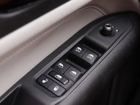 Used 2025 Jeep Compass Limited AWD/4WD image 22