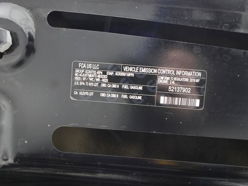 Used 2019 Jeep Renegade Latitude AWD/4WD image 20