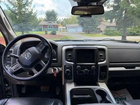 Used 2018 RAM 1500 Classic SLT w/ SLT Plus D￩cor Group image 11