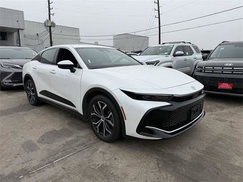 Certified 2023 Toyota Crown XLE image 3