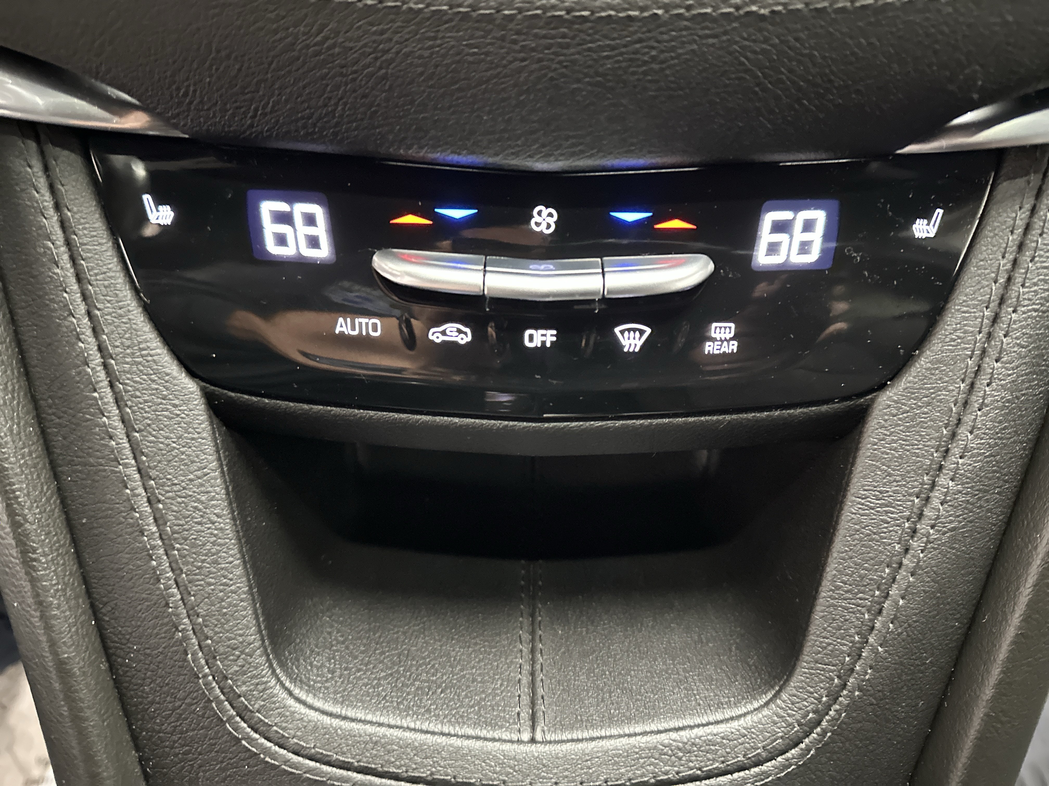 Used 2023 Cadillac XT5 Luxury AWD/4WD image 36
