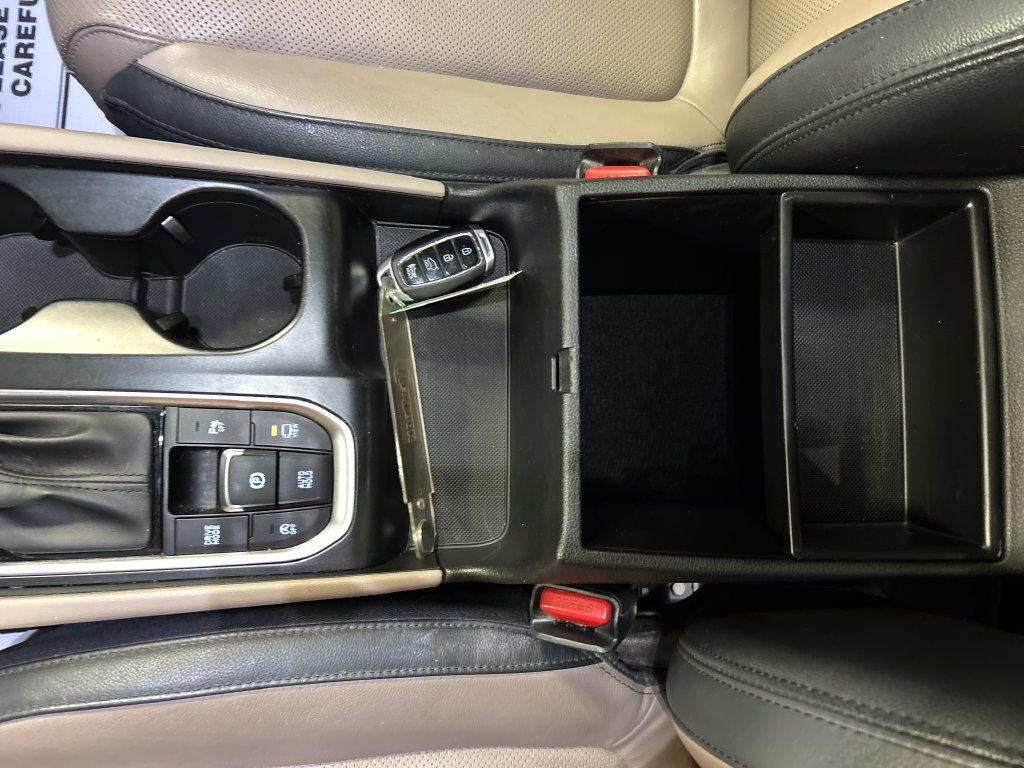 Used 2020 Hyundai Santa Fe Limited w/ Cargo Package FWD image 19