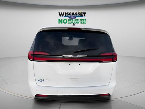 Used 2024 Chrysler Pacifica Touring-L FWD image 31