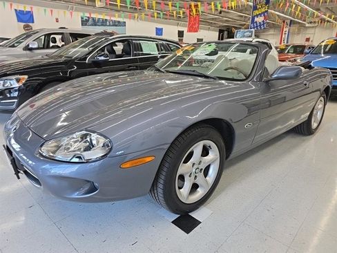 Used 2000 Jaguar XK8 Convertible image 3