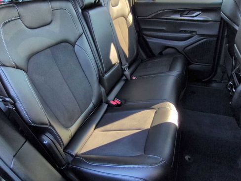 Used 2023 Jeep Grand Cherokee Altitude image 20