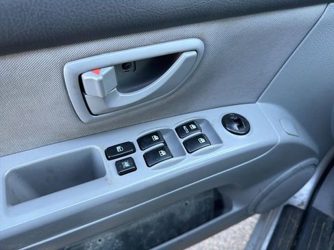 Used 2009 Kia Sorento LX image 11