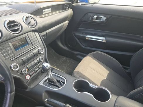 Used 2018 Ford Mustang Coupe RWD image 24
