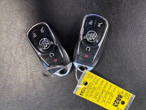 Used 2019 Buick Enclave Essence AWD/4WD image 22