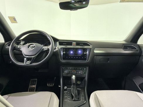 Used 2021 Volkswagen Tiguan SE R-Line FWD image 14
