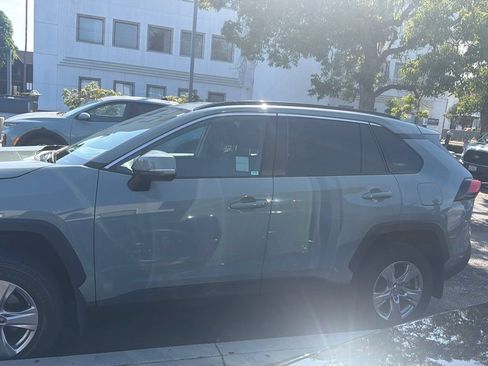 Used 2023 Toyota RAV4 XLE w/ Convenience Package FWD image 4