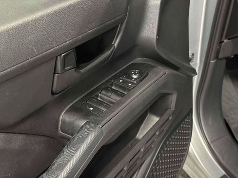 Used 2024 Toyota Tacoma SR5 AWD/4WD image 18