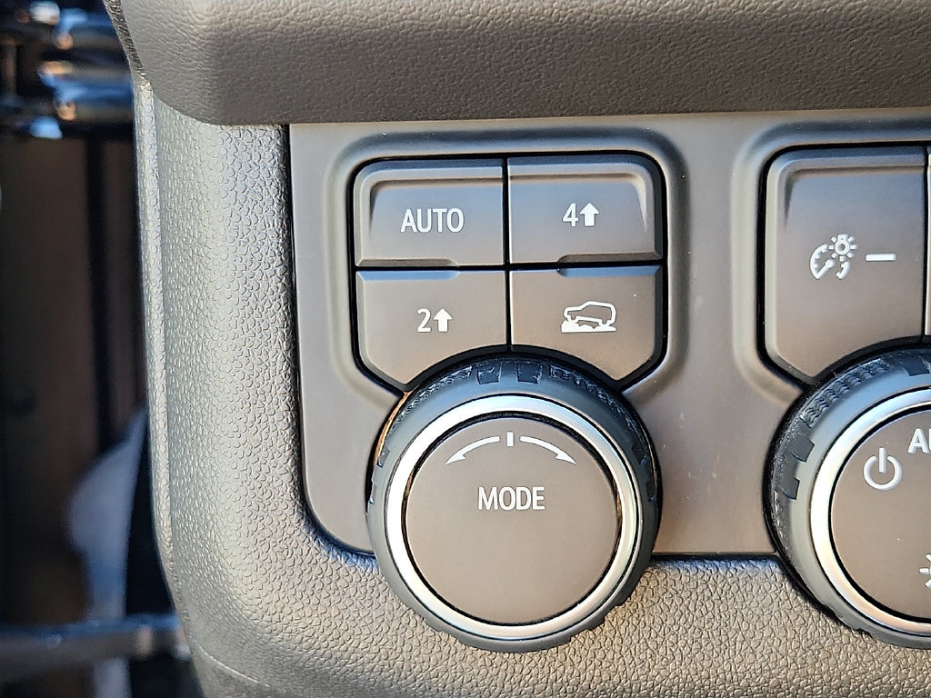 Used 2023 Chevrolet Tahoe LT w/ Luxury Package AWD/4WD image 29