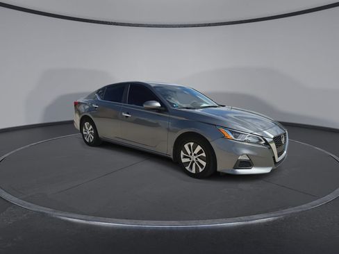 Used 2020 Nissan Altima 2.5 S image 2