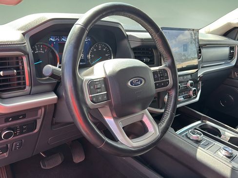 Used 2024 Ford Expedition XLT AWD/4WD image 17