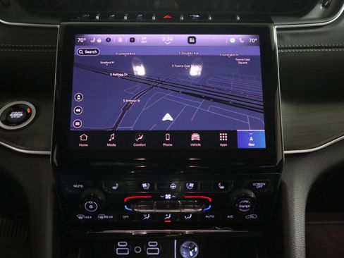 New 2025 Jeep Grand Cherokee L Limited image 25