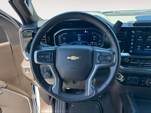Used 2025 Chevrolet Silverado 2500 LTZ w/ LTZ Premium Package AWD/4WD image 12