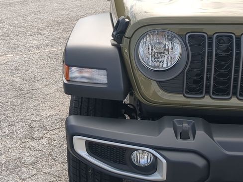 New 2026 Jeep Gladiator Sport image 8