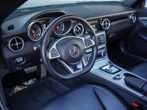 Used 2019 Mercedes-Benz SLC 300 image 23