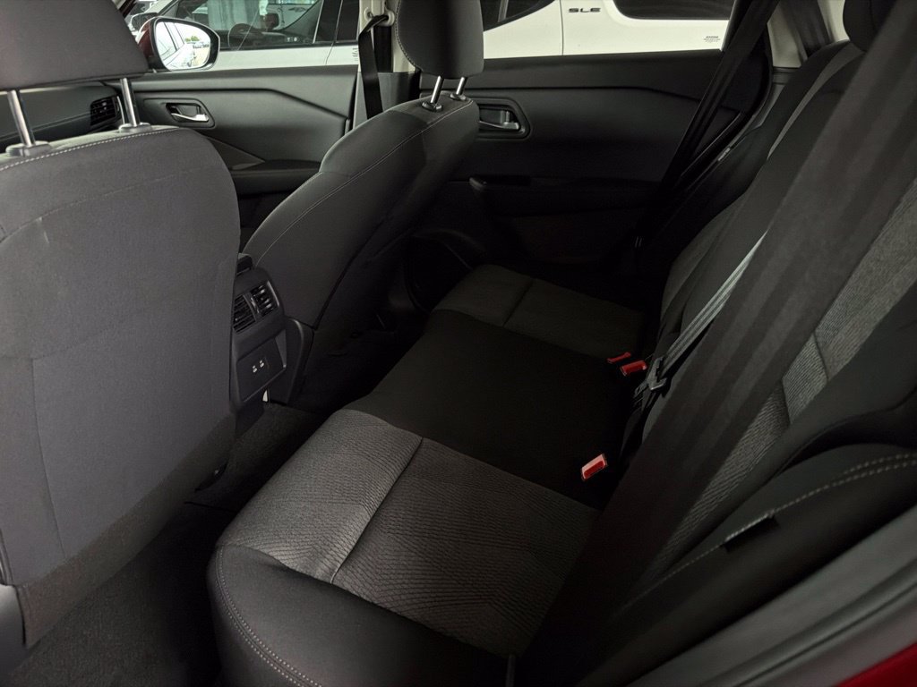 Used 2026 Nissan Rogue SV AWD/4WD image 9
