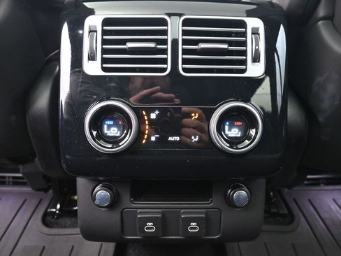 Used 2022 Land Rover Range Rover Westminster Edition image 23