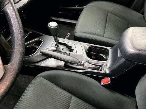 Used 2018 Toyota RAV4 LE w/ Carpet Mat Package image 16