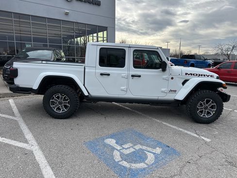 New 2026 Jeep Gladiator Mojave image 34
