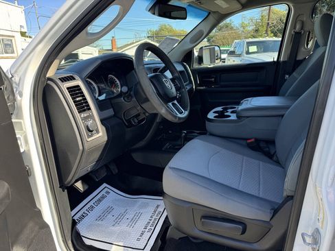 Used 2018 RAM 2500 Tradesman w/ Chrome Appearance Group AWD/4WD image 8