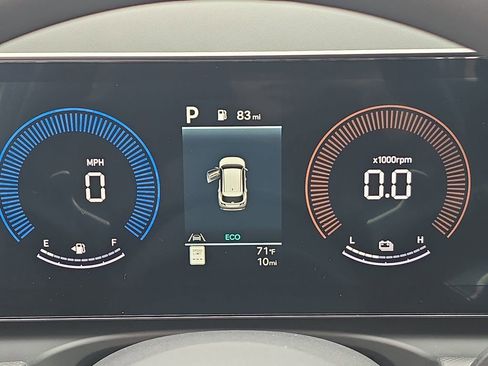 New 2026 Hyundai Tucson Blue SE image 18