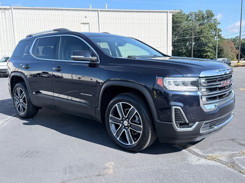 Used 2021 GMC Acadia SLT w/ Technology Package FWD image 2