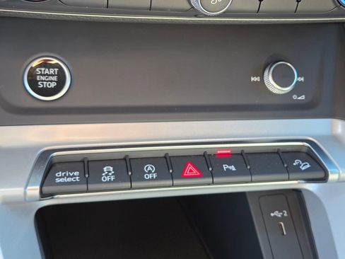 Used 2023 Audi Q3 2.0T Premium w/ Convenience Package image 16