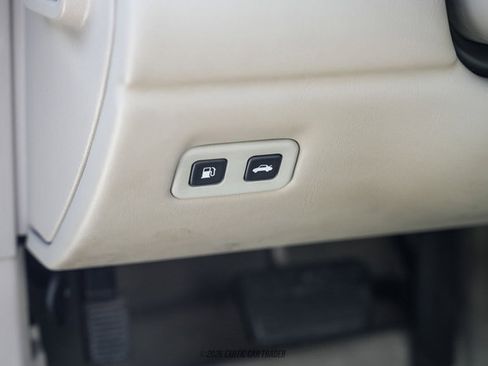 Used 2006 Cadillac XLR RWD image 65