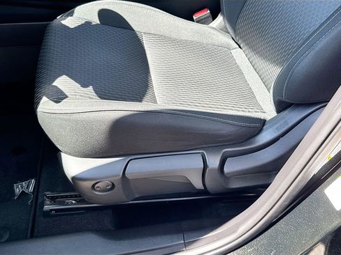 Used 2024 Mitsubishi Outlander ES FWD image 19