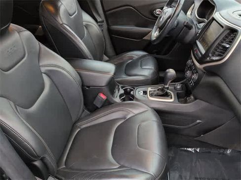 Used 2018 Jeep Cherokee Limited w/ Trailer Tow Group image 22