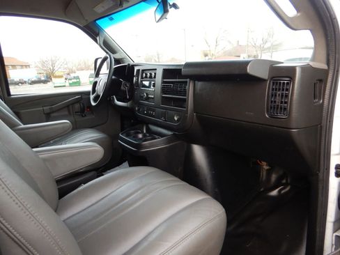 Used 2019 GMC Savana 2500 image 20