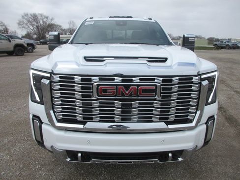 New 2026 GMC Sierra 3500 Denali w/ Denali Reserve Package AWD/4WD image 9